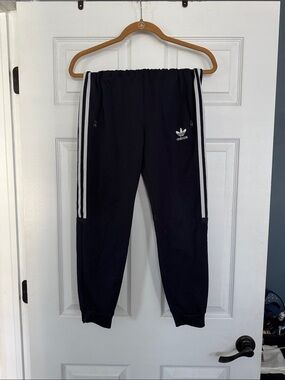 adidas Kids Navy Joggers with White Side Stripes size 11-12y Medium